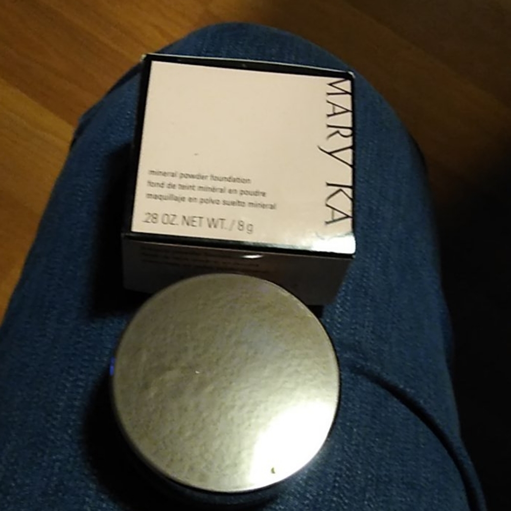 Mary Kay mineral powder
